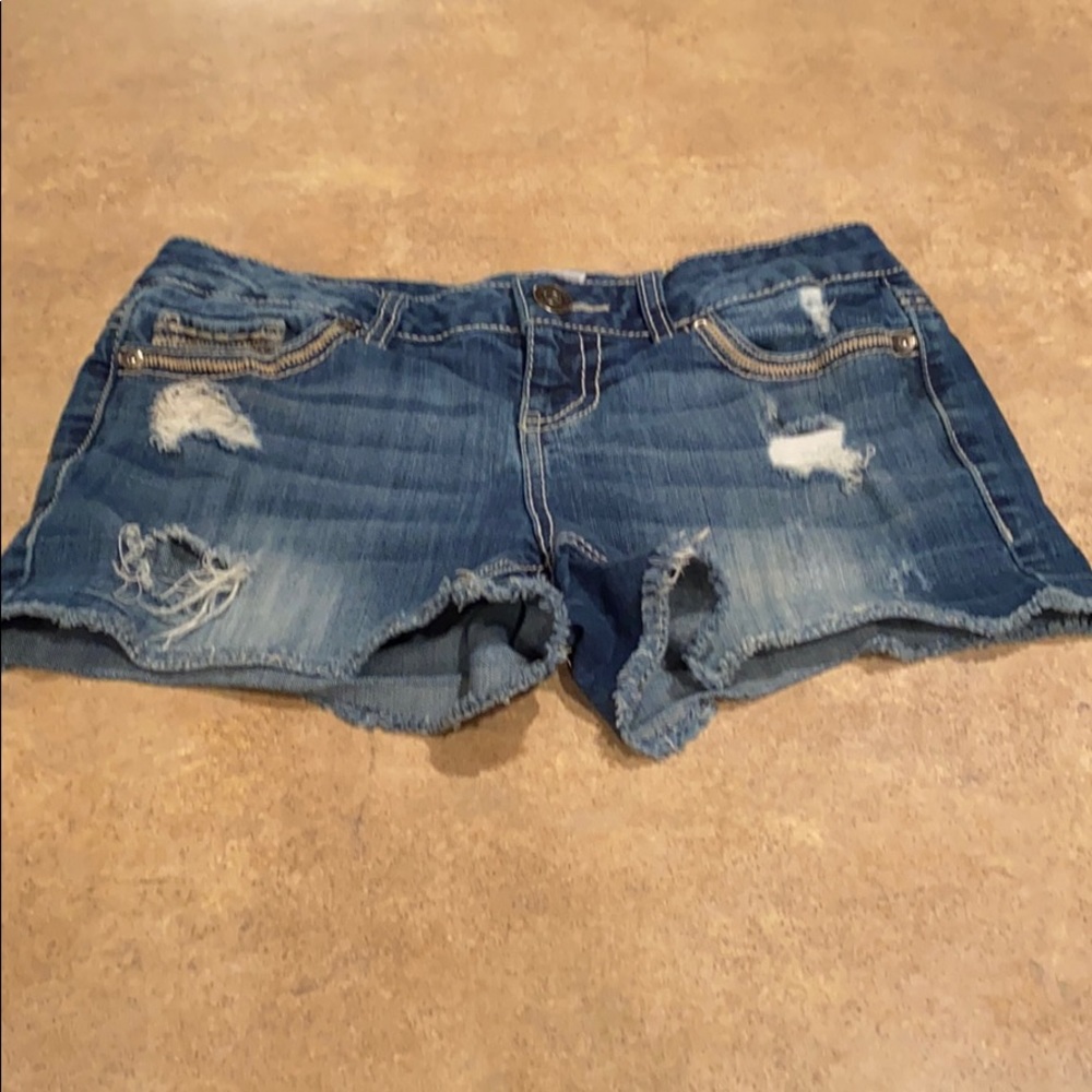 Women’s Maurice’s shorts size 3/4